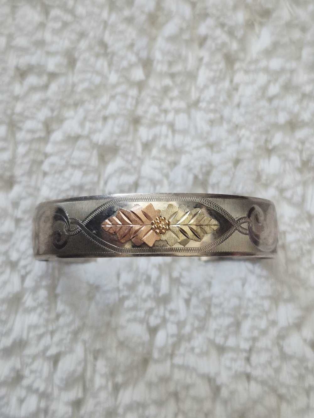 Vintage Coleman Co Black Hills 10k Sterling Silver Leaf Etched Cuff Bracelet